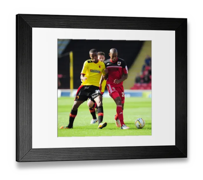 Framed Print : Battling for Supremacy: Marvin Elliott vs. Nathaniel Chalobah in the Championship Clash between Watford and Bristol City Framed Print : Battling for Supremacy: Marvin Elliott vs. Nathaniel Chalobah in the Championship Clash between Watford and Bristol City