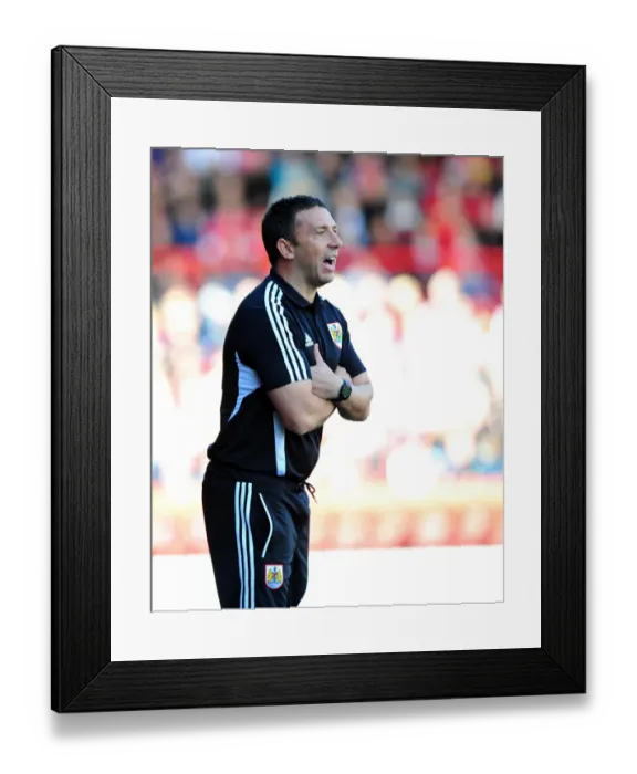 Framed Print : Derek McInnes Leads Bristol City Against Leeds United in Championship Clash, September 2012