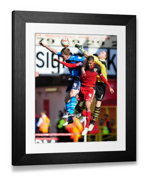 Framed Print : Bristol City vs Leeds United: Liam Fontaine's Aerial Battle