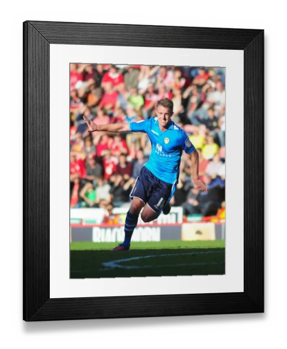 Framed Print : Michael Tonge's Stunner: Bristol City vs. Leeds United, Championship Football, 2012 Framed Print : Michael Tonge's Stunner: Bristol City vs. Leeds United, Championship Football, 2012