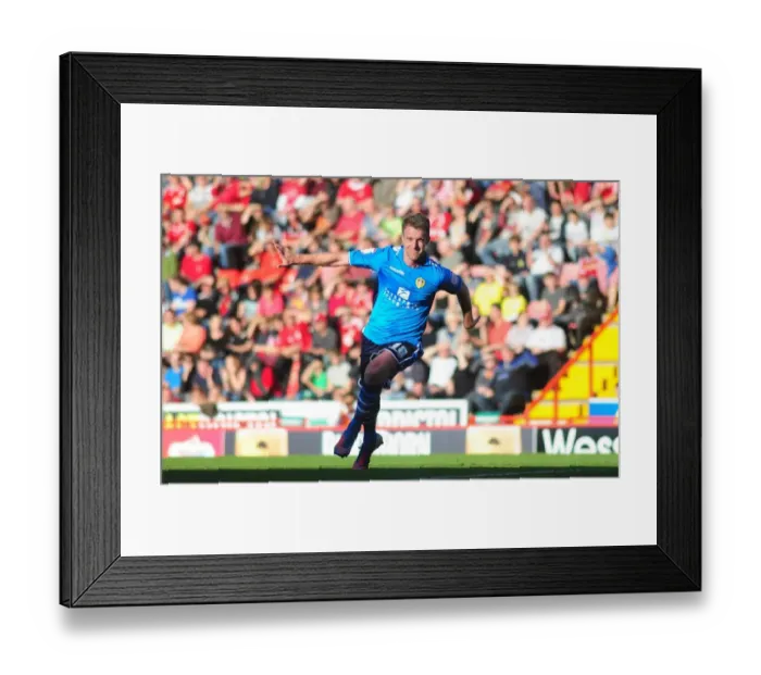 Framed Print : Michael Tonge's Stunner: Bristol City vs Leeds United, 2012 Championship Football Match Framed Print : Michael Tonge's Stunner: Bristol City vs Leeds United, 2012 Championship Football Match