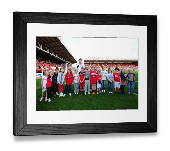 Framed Print : Bristol City vs Leeds United: Championship Clash at Ashton Gate Stadium (September 2012)