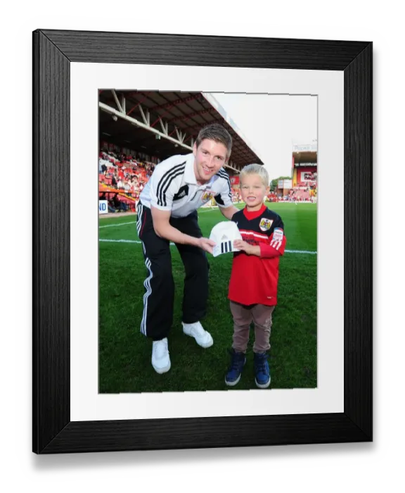 Framed Print : Championship Showdown: Bristol City vs Leeds United at Ashton Gate Stadium (September 2012) Framed Print : Championship Showdown: Bristol City vs Leeds United at Ashton Gate Stadium (September 2012)