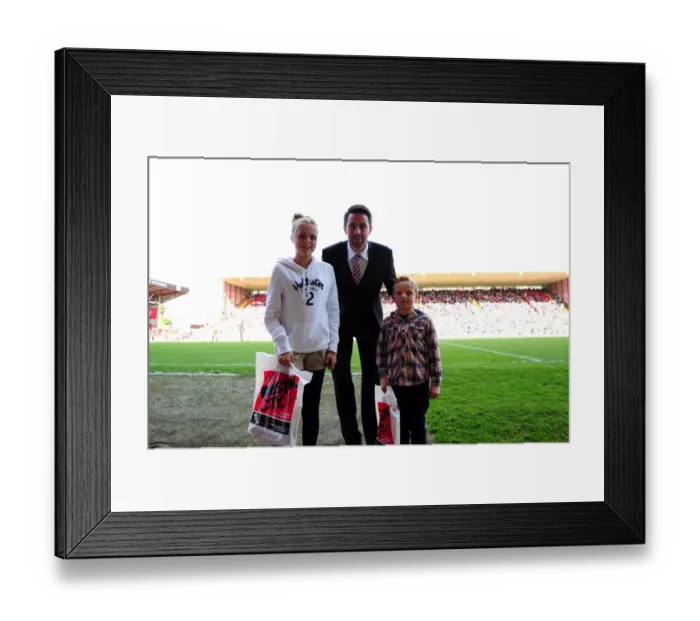 Framed Print : Bristol City vs Leeds United: Championship Showdown at Ashton Gate (September 2012)