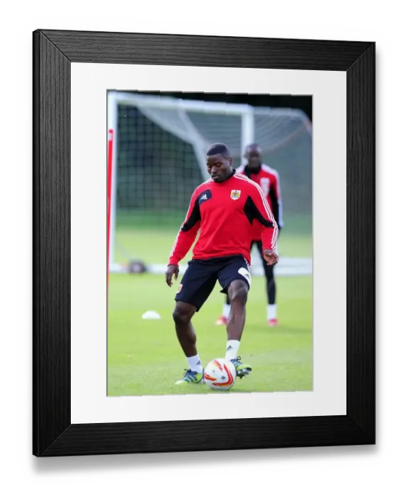 Framed Print : George Elokobi Trains with Bristol City Ahead of Loan Move Framed Print : George Elokobi Trains with Bristol City Ahead of Loan Move