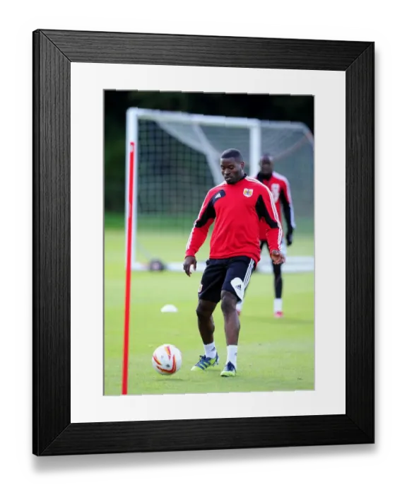 Framed Print : George Elokobi Trains with Bristol City Ahead of Loan Move Framed Print : George Elokobi Trains with Bristol City Ahead of Loan Move