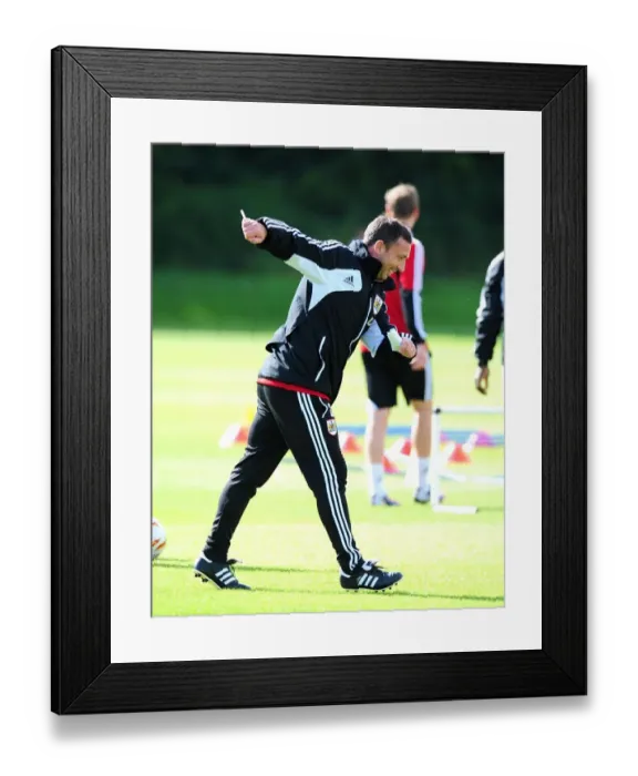 Framed Print : Bristol City Manager Derek McInnes Conducting Training Session, September 2012 Framed Print : Bristol City Manager Derek McInnes Conducting Training Session, September 2012