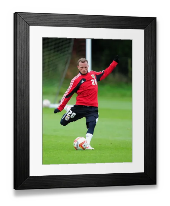Framed Print : Bristol City Football Club: Jody Morris in Training, September 2012 Framed Print : Bristol City Football Club: Jody Morris in Training, September 2012