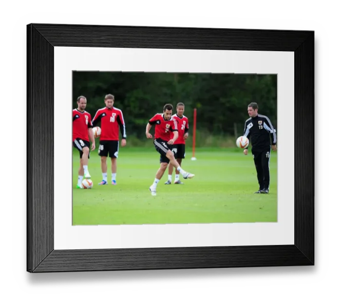 Framed Print : Bristol City's Sam Baldock in Focus: Training Intensity Framed Print : Bristol City's Sam Baldock in Focus: Training Intensity