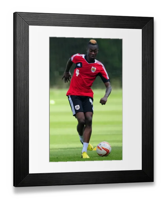Framed Print : Bristol City Academy: Ridwan Oluwatobi in Action during Training Framed Print : Bristol City Academy: Ridwan Oluwatobi in Action during Training