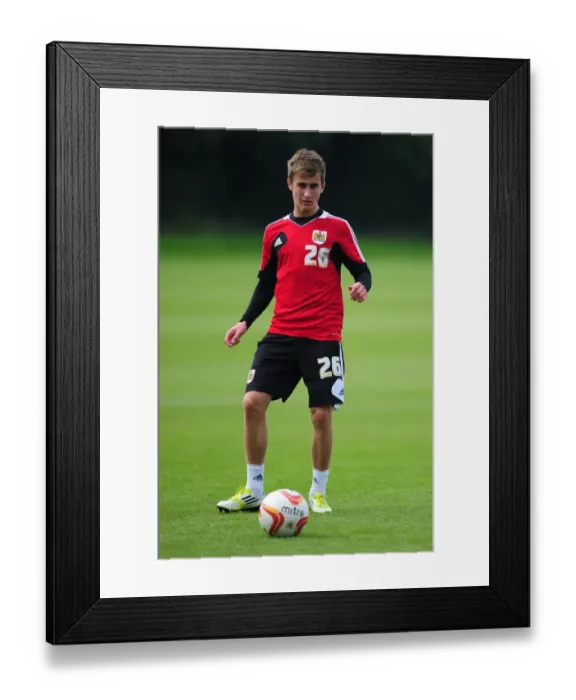 Framed Print : Bristol City's Joe Bryan in Training, September 2012