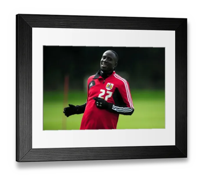Framed Print : Bristol City's Albert Adomah in Training, September 2012 Framed Print : Bristol City's Albert Adomah in Training, September 2012