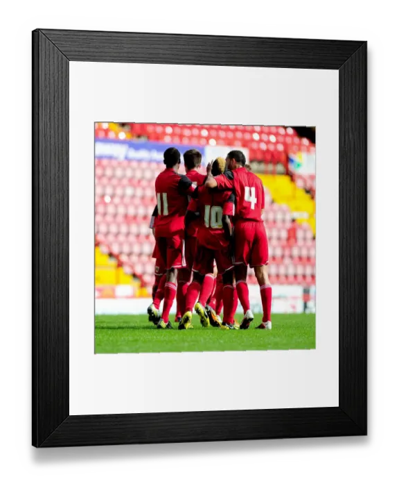 Framed Print : Bristol City's Lewis Hall Scores Thrilling Goal vs Ipswich Town U21s - 24 / 09 / 2012