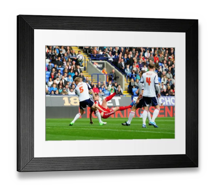 Framed Print : Steven Davies Epic Overhead Kick: Bristol City Ahead in Championship Battle vs Bolton Wanderers
