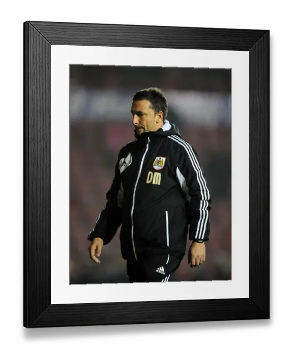 Framed Print : Devastated McInnes Suffers Last-Minute Championship Defeat for Bristol City against Burnley Framed Print : Devastated McInnes Suffers Last-Minute Championship Defeat for Bristol City against Burnley
