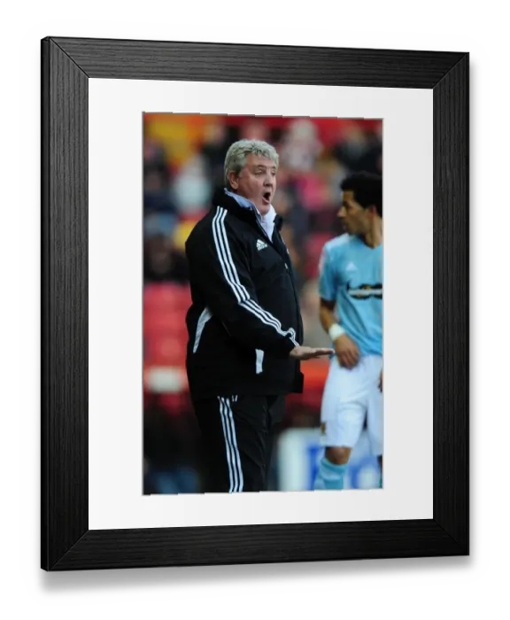 Framed Print : Steve Bruce Tries to Calm Hull City Amidst Championship Tensions: Bristol City vs Hull City, 27th October 2012