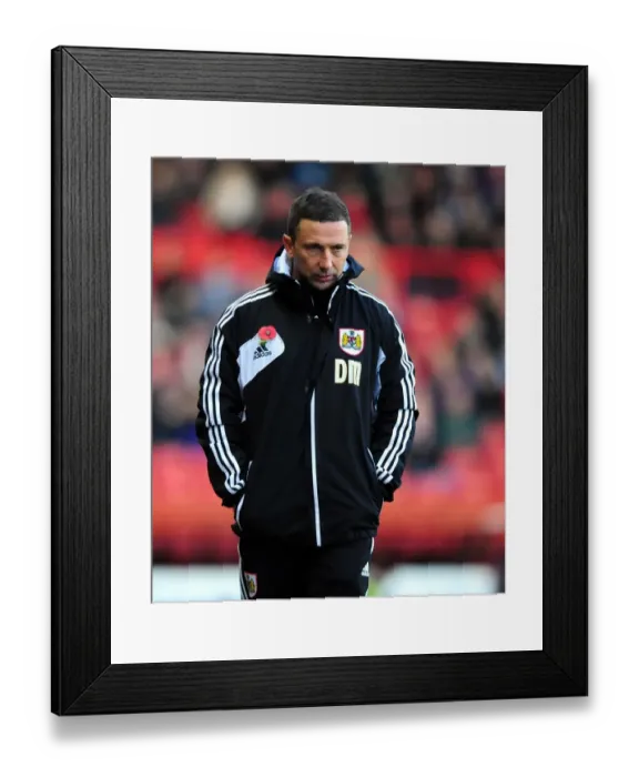 Framed Print : Derek McInnes Leads Bristol City in Championship Clash against Hull City, October 2012 Framed Print : Derek McInnes Leads Bristol City in Championship Clash against Hull City, October 2012