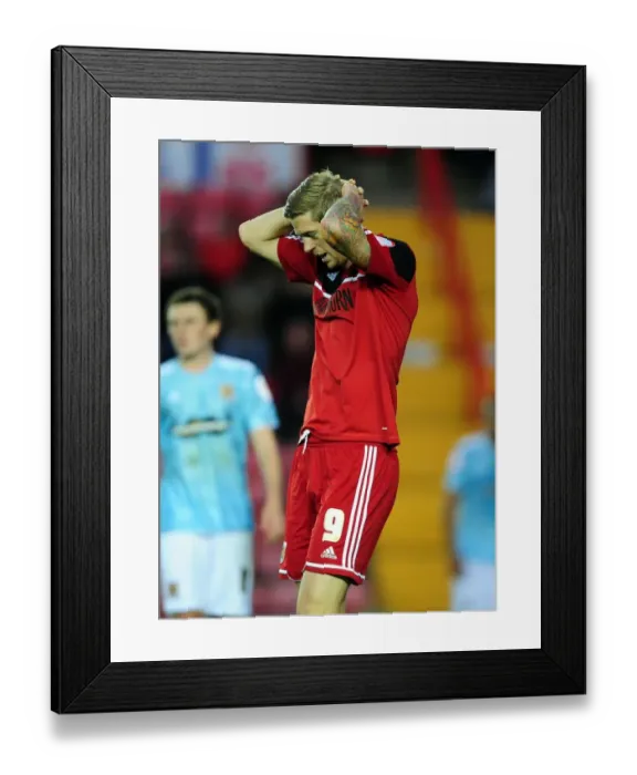 Framed Print : Bristol City's Jon Stead in Action Against Hull City, Championship Football Match, October 2012 Framed Print : Bristol City's Jon Stead in Action Against Hull City, Championship Football Match, October 2012
