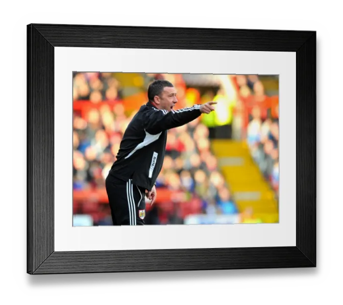 Framed Print : Derek McInnes Leads Bristol City in Championship Battle against Blackpool, November 2012 Framed Print : Derek McInnes Leads Bristol City in Championship Battle against Blackpool, November 2012