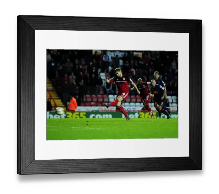 Framed Print : Steven Davies Scores First Kick of the Game: Bristol City vs. Blackpool, 17 / 11 / 2012 Framed Print : Steven Davies Scores First Kick of the Game: Bristol City vs. Blackpool, 17 / 11 / 2012