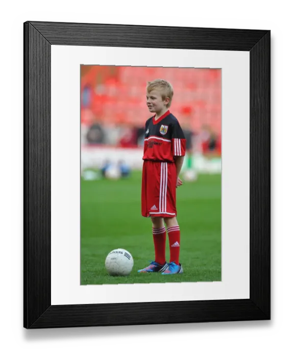 Framed Print : Championship Showdown: Bristol City vs Blackpool at Ashton Gate Stadium (November 17, 2012) Framed Print : Championship Showdown: Bristol City vs Blackpool at Ashton Gate Stadium (November 17, 2012)