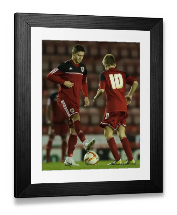 Framed Print : Second-Half Restart: Wes Burns and Joe Morrell Leading the Charge for Bristol City U18s in FA Youth Cup Match against Ipswich Town Framed Print : Second-Half Restart: Wes Burns and Joe Morrell Leading the Charge for Bristol City U18s in FA Youth Cup Match against Ipswich Town