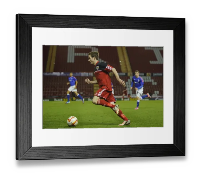 Framed Print : FA Youth Cup: Lewis Hall Shines in Thrilling Bristol City U18 vs Ipswich Town U18 Match