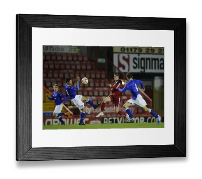 Framed Print : Wes Burns in Action: FA Youth Cup Third Round Proper - Bristol City U18 vs Ipswich Town U18