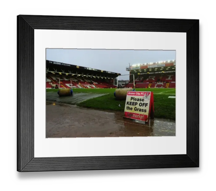 Framed Print : Champtionship Bristol City v Watford 261212