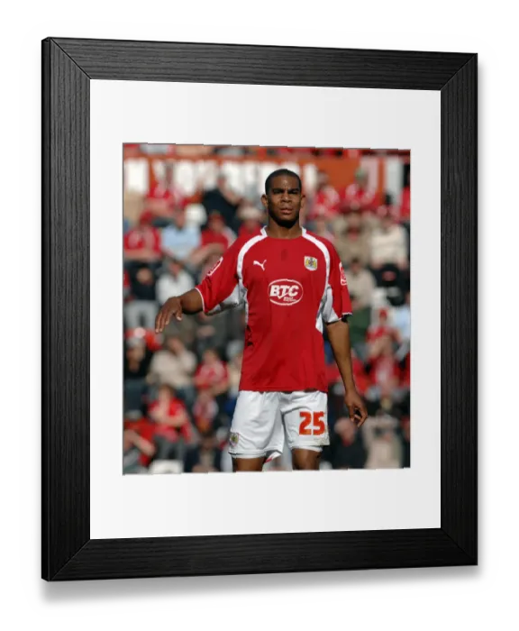 Framed Print : Marvin Elliott in Action: Bristol City vs. Wolverhampton Wanderers Framed Print : Marvin Elliott in Action: Bristol City vs. Wolverhampton Wanderers
