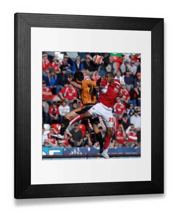 Framed Print : Intense Battle: Marvin Elliott Fights for Possession against Wolverhampton Wanderers Framed Print : Intense Battle: Marvin Elliott Fights for Possession against Wolverhampton Wanderers