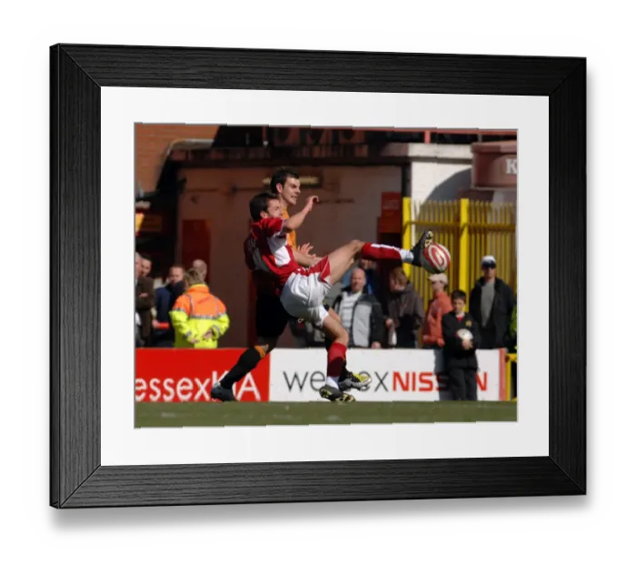 Framed Print : Cole Skuse in Action: Bristol City vs. Wolverhampton Wanderers Framed Print : Cole Skuse in Action: Bristol City vs. Wolverhampton Wanderers