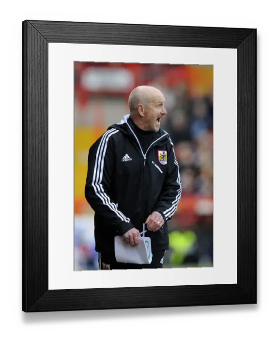 Framed Print : Richard Kelly Coaches Bristol City in Npower Championship Match Against Ipswich Town, January 2013 Framed Print : Richard Kelly Coaches Bristol City in Npower Championship Match Against Ipswich Town, January 2013