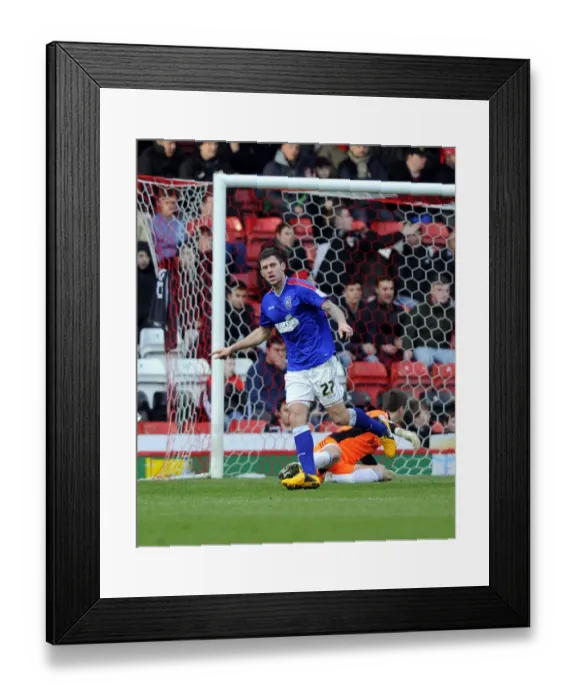 Framed Print : Daryl Murphy's Stunner: The Opener in Ipswich Town's Victory over Bristol City, Championship 2013 Framed Print : Daryl Murphy's Stunner: The Opener in Ipswich Town's Victory over Bristol City, Championship 2013