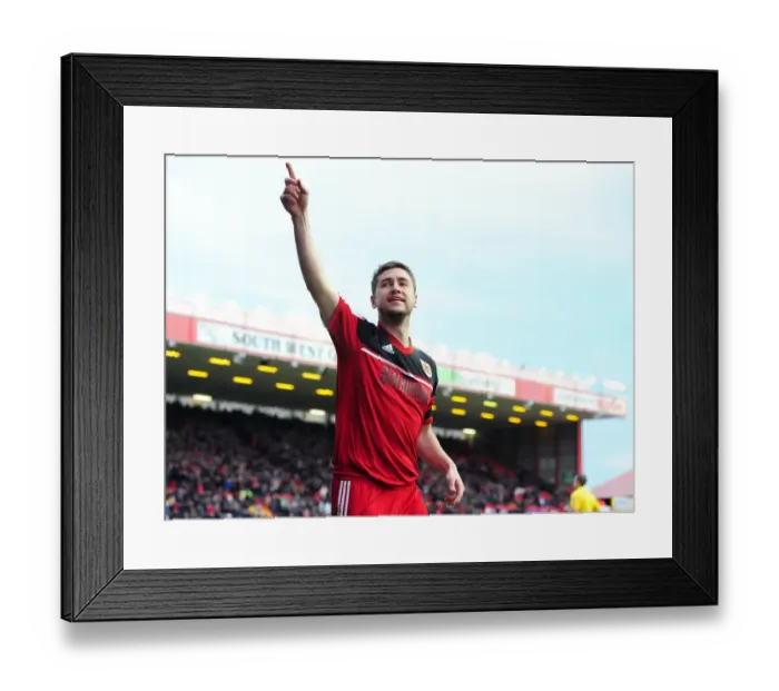 Framed Print : Steven Davies Scores the Equalizer: A Championship Battle between Bristol City and Ipswich Town, January 2013