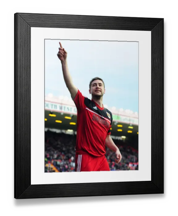 Framed Print : Steven Davies Scores the Equalizer: Bristol City vs. Ipswich Town, Championship 2013 Framed Print : Steven Davies Scores the Equalizer: Bristol City vs. Ipswich Town, Championship 2013