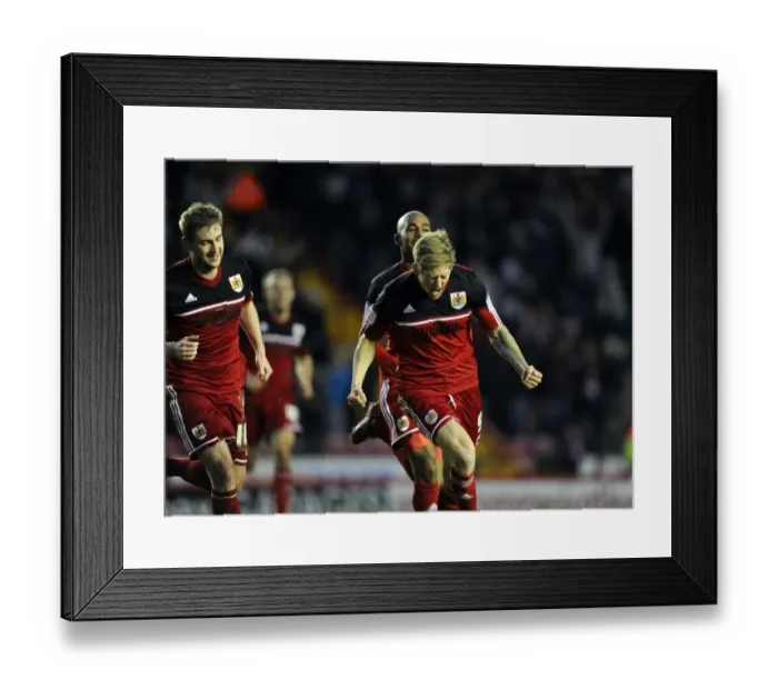 Framed Print : Bristol City's Jon Stead Scores Dramatic Winning Goal vs. Ipswich Town in Championship Match, 2013 Framed Print : Bristol City's Jon Stead Scores Dramatic Winning Goal vs. Ipswich Town in Championship Match, 2013