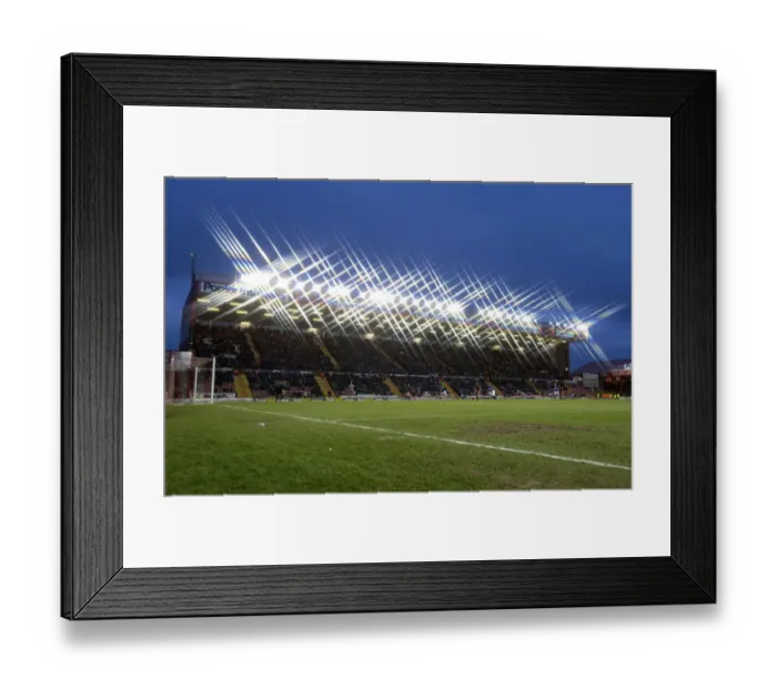 Framed Print : Bristol City vs Ipswich Town under the Ashton Gate Lights - Championship Football Match, 2013