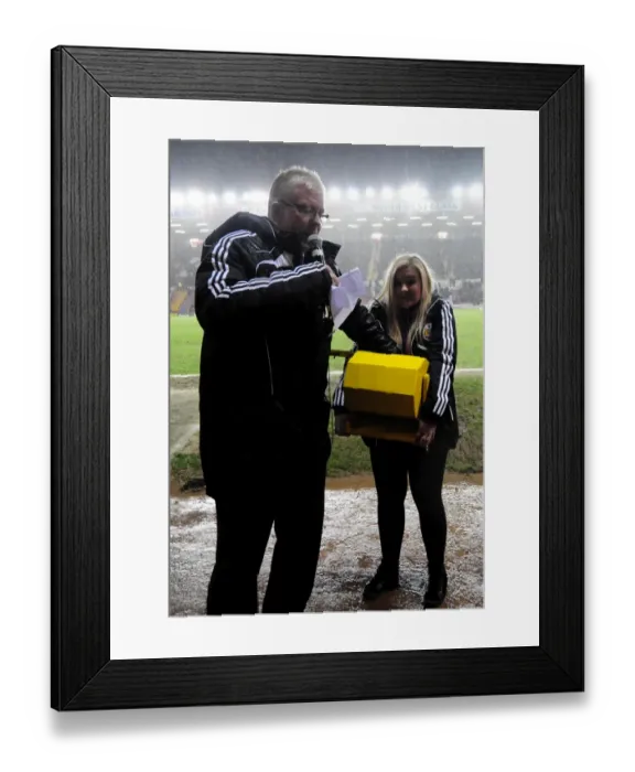 Framed Print : Bristol City vs. Watford: Championship Clash at Ashton Gate - Half Time Draw Framed Print : Bristol City vs. Watford: Championship Clash at Ashton Gate - Half Time Draw