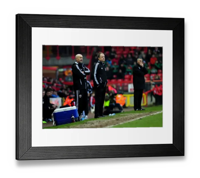 Framed Print : Bristol City vs. Nottingham Forest: Sean O'Driscoll and Richard Kelly Face Off Against Caretaker Manager Rob Kelly