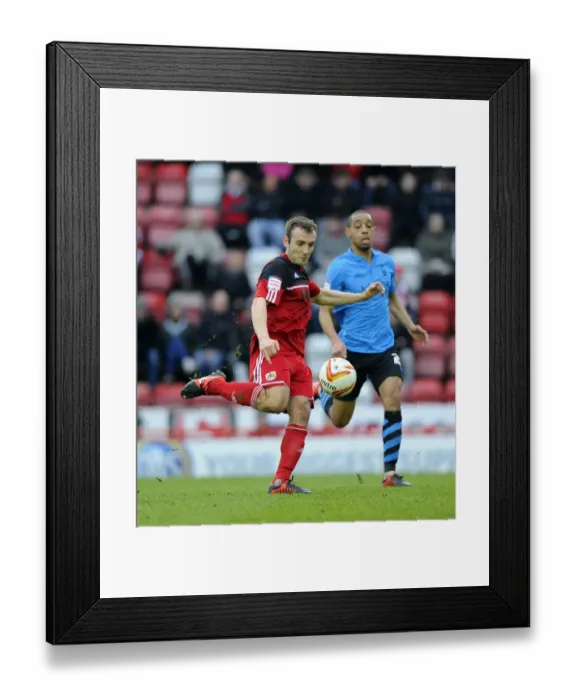 Framed Print : Bristol City's Liam Kelly Squanders Goal Opportunity vs Nottingham Forest in Championship Clash at Ashton Gate Framed Print : Bristol City's Liam Kelly Squanders Goal Opportunity vs Nottingham Forest in Championship Clash at Ashton Gate