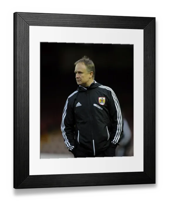 Framed Print : Sean O'Driscoll Leads Bristol City Against Barnsley in Npower Championship (February 2013) - Football Image Framed Print : Sean O'Driscoll Leads Bristol City Against Barnsley in Npower Championship (February 2013) - Football Image
