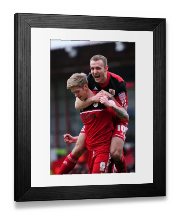 Framed Print : Bristol City: Stead and Kelly's Thrilling Goal Celebration vs Barnsley (2013)