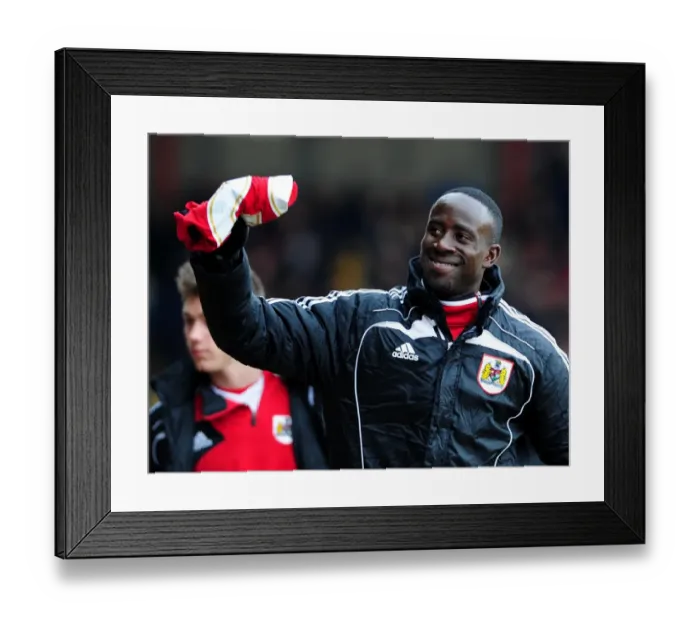 Framed Print : Bristol City's Albert Adomah in Action during Bristol City vs Barnsley, Npower Championship (2013) Framed Print : Bristol City's Albert Adomah in Action during Bristol City vs Barnsley, Npower Championship (2013)