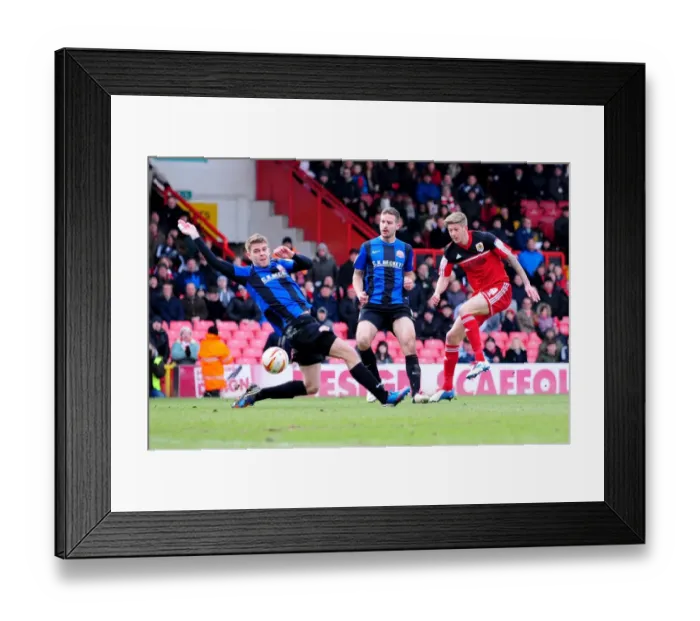 Framed Print : Bristol City's Jon Stead Shoots in Npower Championship Match Against Barnsley Framed Print : Bristol City's Jon Stead Shoots in Npower Championship Match Against Barnsley