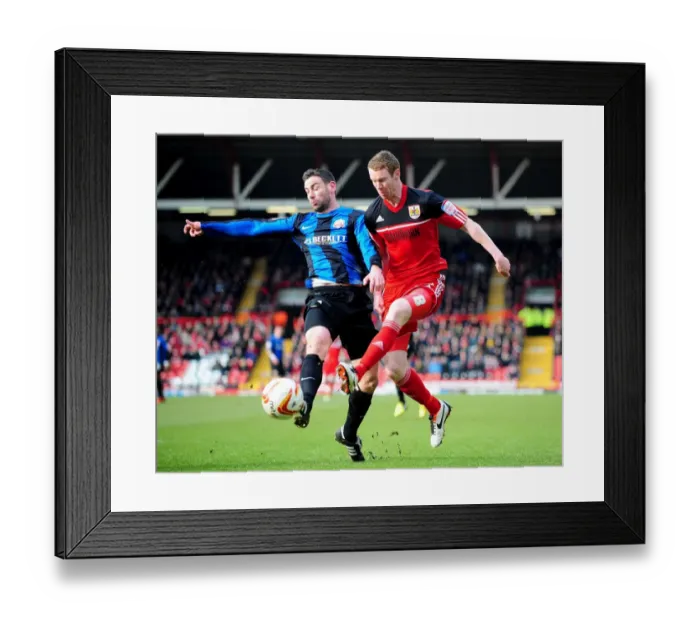 Framed Print : Bristol City vs Barnsley: Pearson vs Delap Clash in Npower Championship Framed Print : Bristol City vs Barnsley: Pearson vs Delap Clash in Npower Championship
