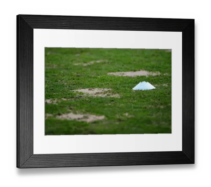 Framed Print : Bristol City vs Blackpool: Battle on Bloomfield Road's Notorious Pitch (02 / 03 / 2013)