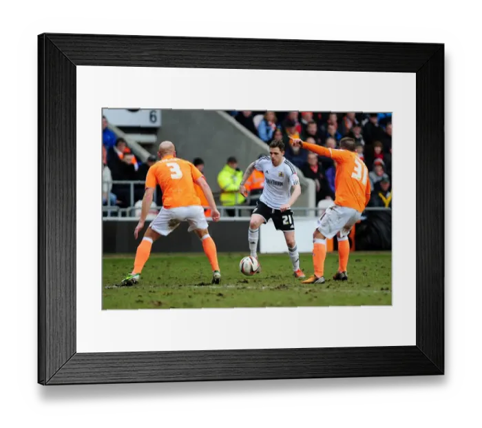 Framed Print : Bristol City vs Blackpool: Paul Anderson Faces Off Against Stephen Crainey and Angel