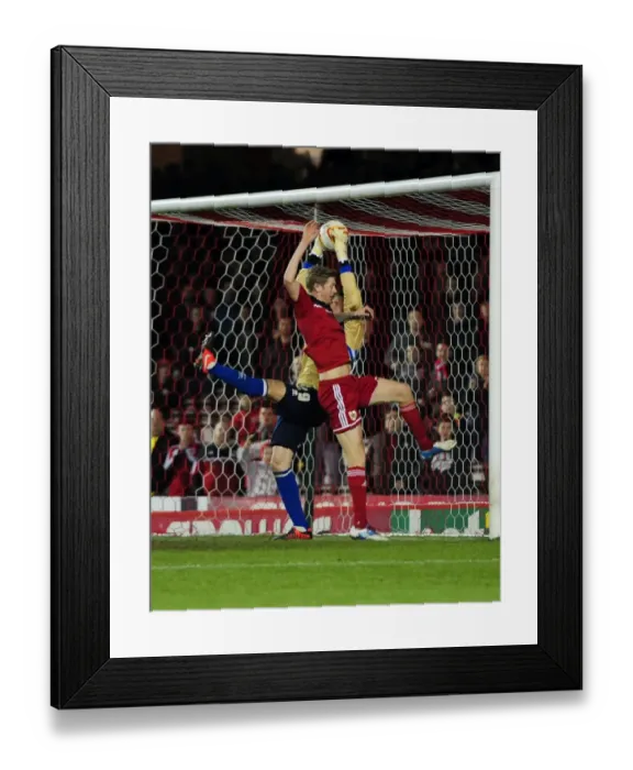 Framed Print : Bristol City's Jon Stead Fouls Brighton's Kuszczak (Npower Championship) Framed Print : Bristol City's Jon Stead Fouls Brighton's Kuszczak (Npower Championship)