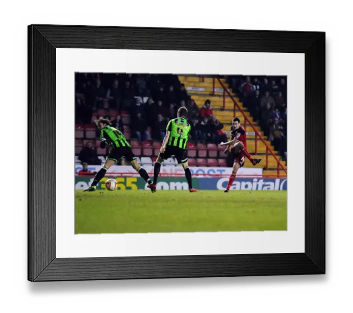 Framed Print : Brendan Moloney's Long-Range Shot: Bristol City vs Brighton and Hove Albion, Npower Championship (05 / 03 / 2013) Framed Print : Brendan Moloney's Long-Range Shot: Bristol City vs Brighton and Hove Albion, Npower Championship (05 / 03 / 2013)